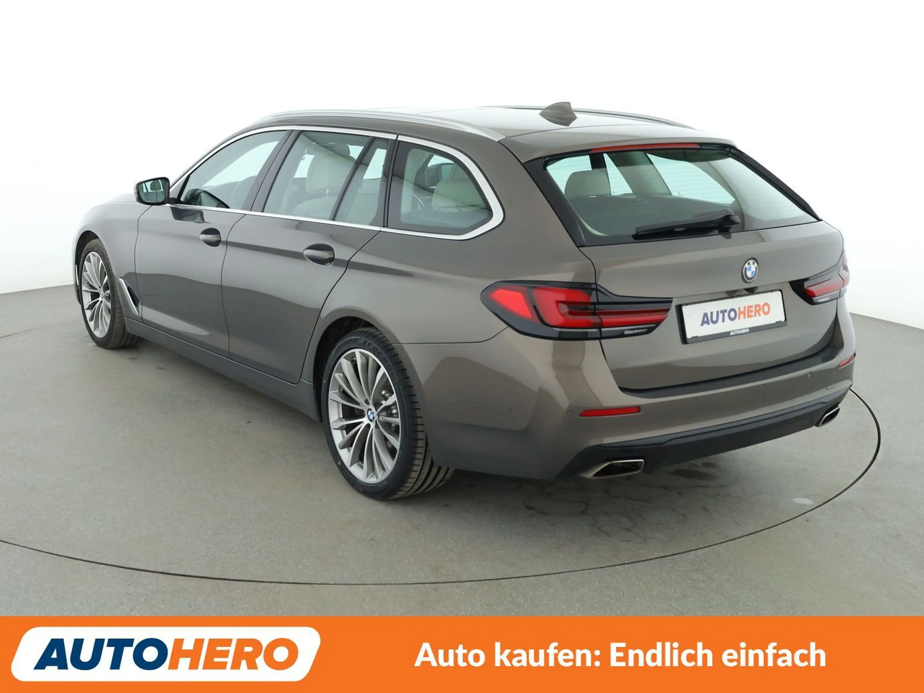 BMW 540 540d xDrive Aut.*NAVI*HEAD-UP*LASER*ACC*360°*PDC* — photo 4