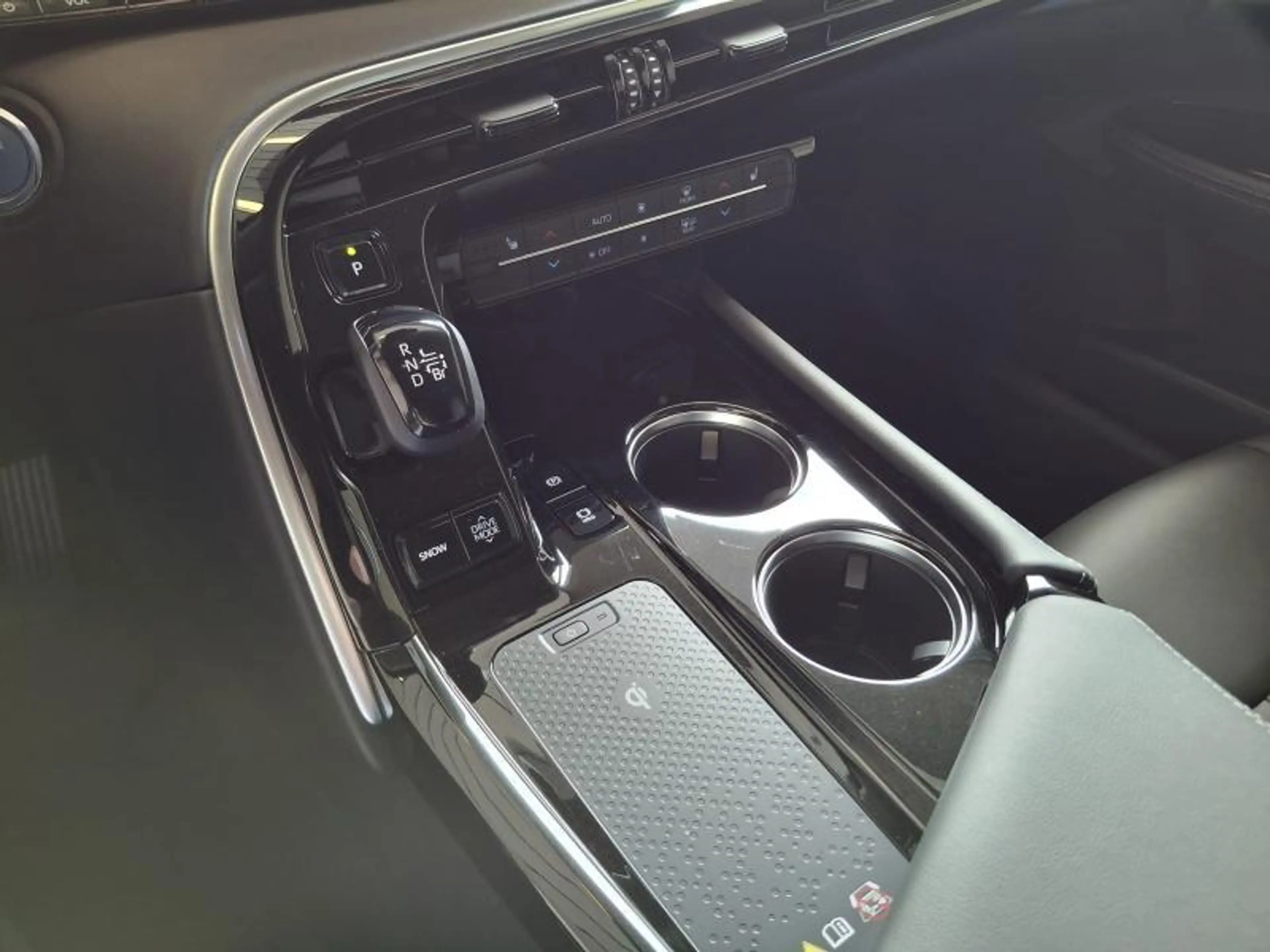 Toyota Mirai PREMIUM — photo 13