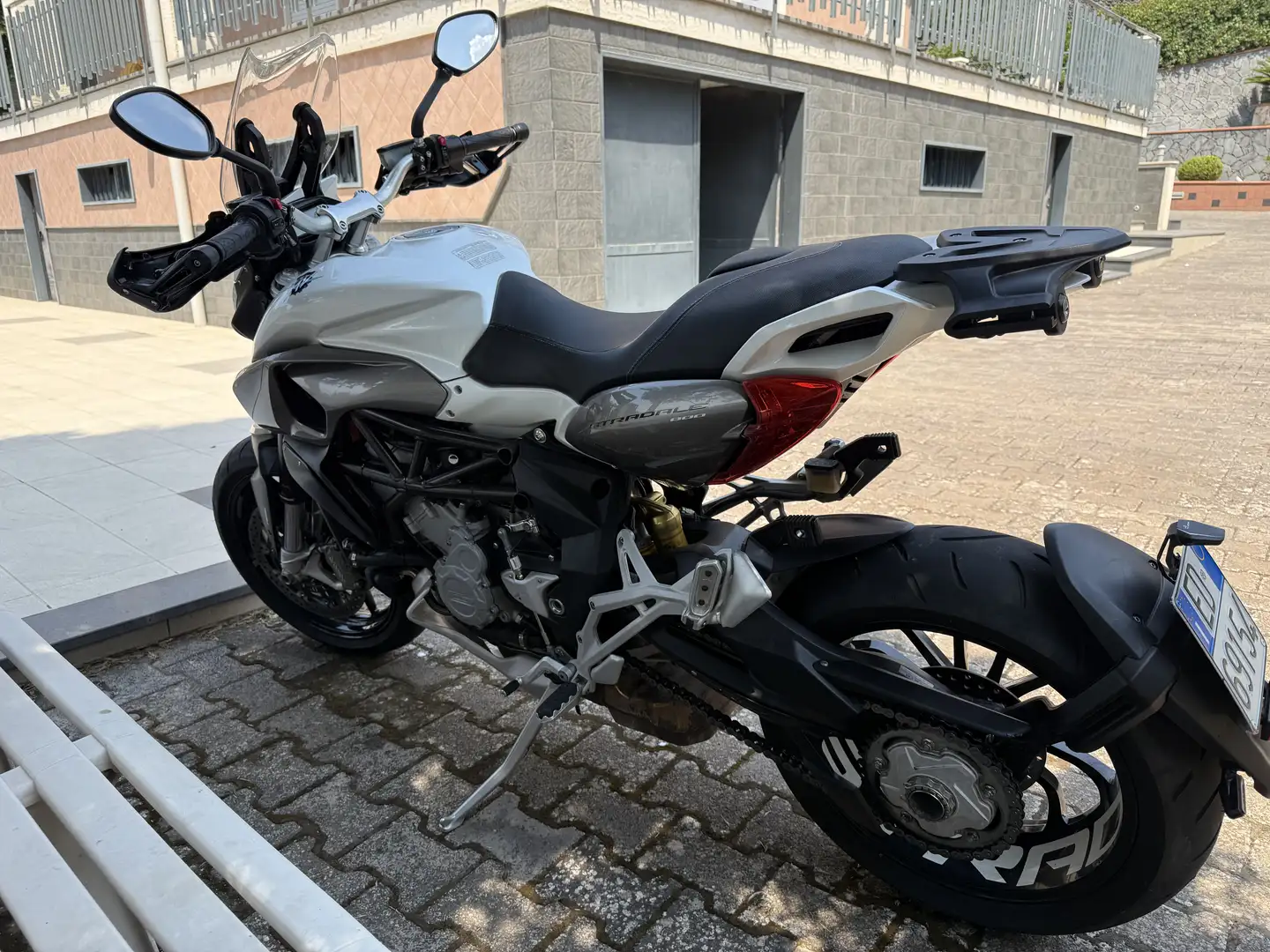 MV Agusta Stradale 800 - 2