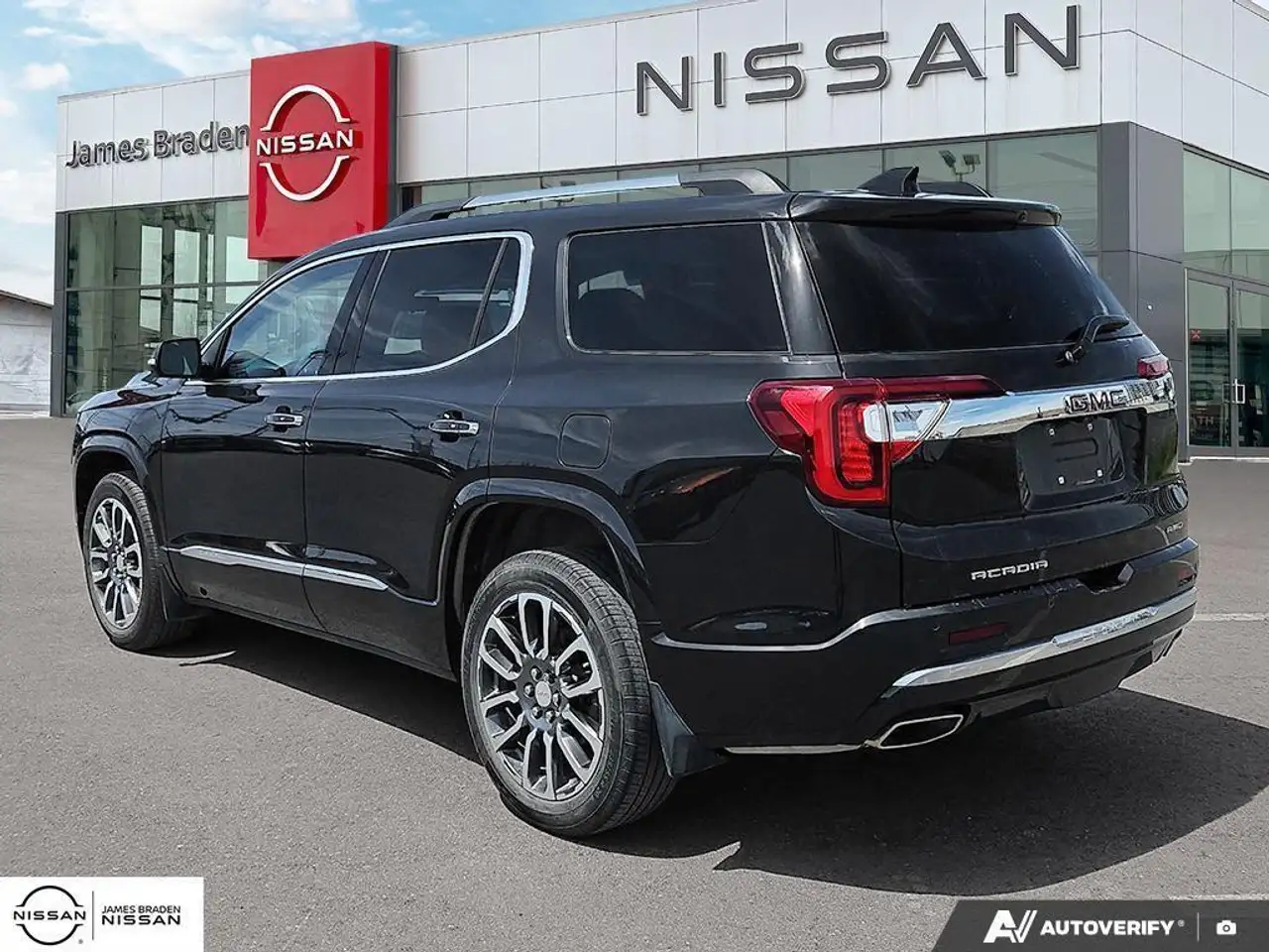 GMC Acadia снимка GMC Acadia
