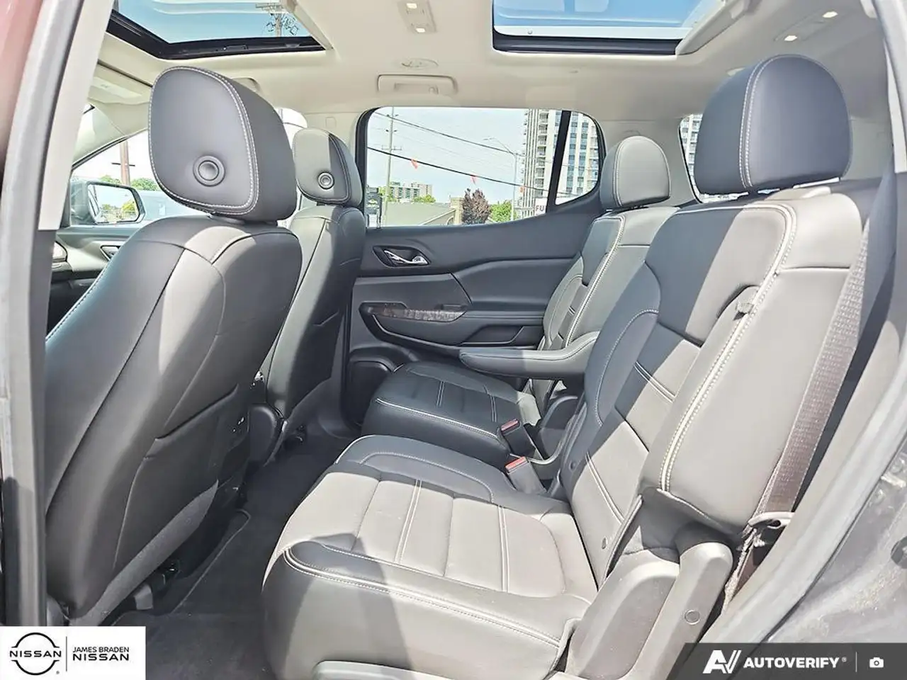 GMC Acadia снимка GMC Acadia