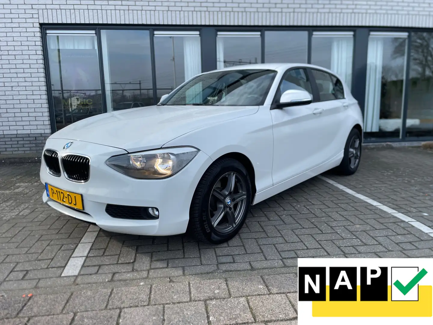 BMW 116 1-serie 116i Limited Edition Airco Lm Velgen Pdc Weiß - 1