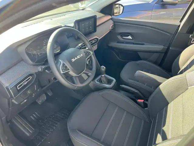 Dacia Sandero view 5