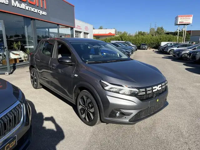 Dacia Sandero view 2
