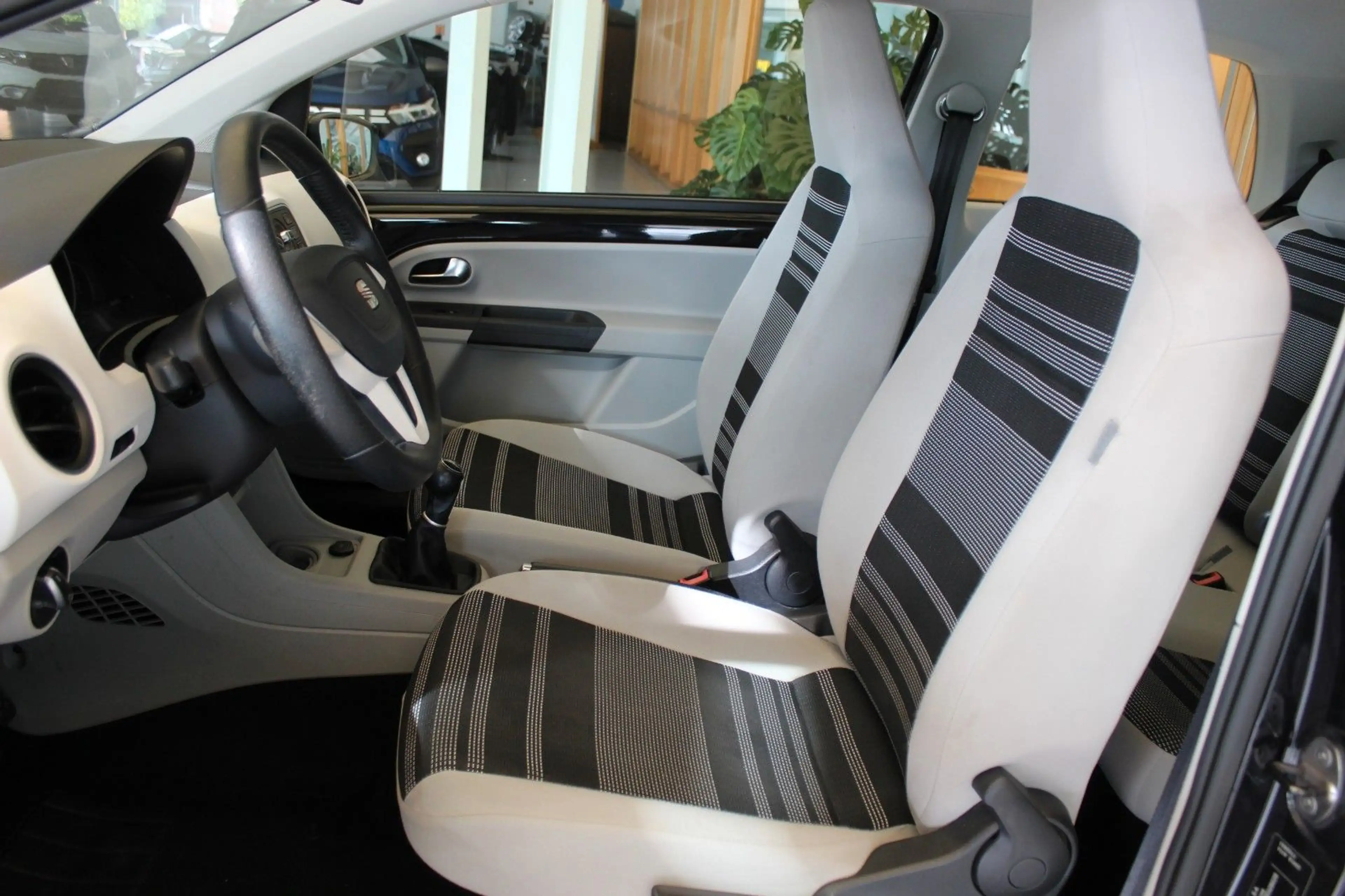 SEAT Mii Style Salsa — photo 11