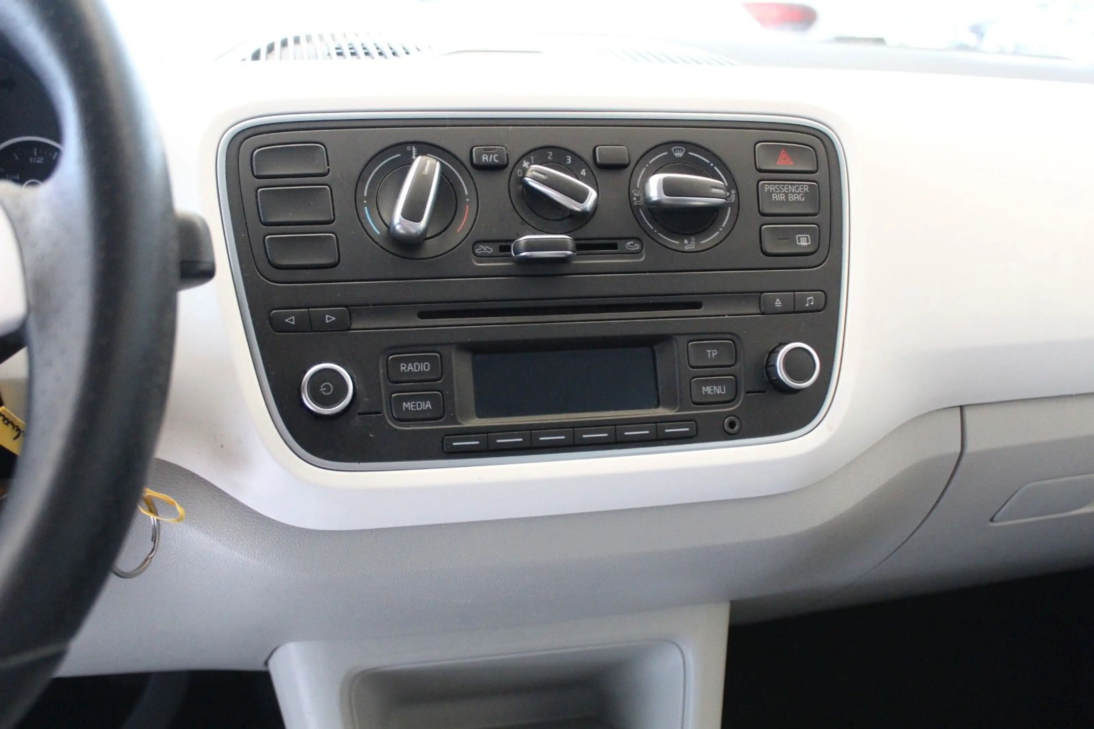 SEAT Mii Style Salsa — photo 14