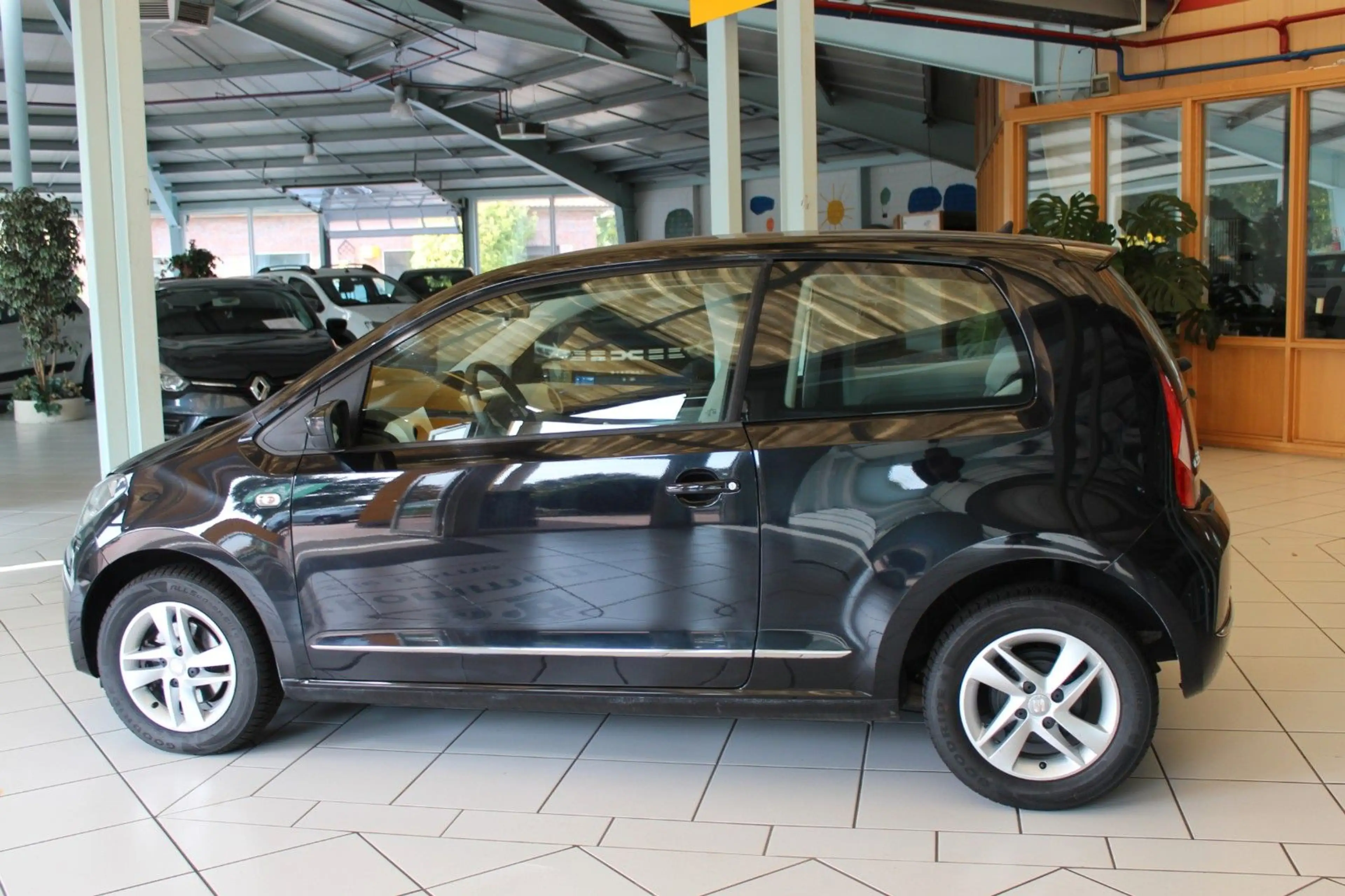 SEAT Mii Style Salsa — photo 10