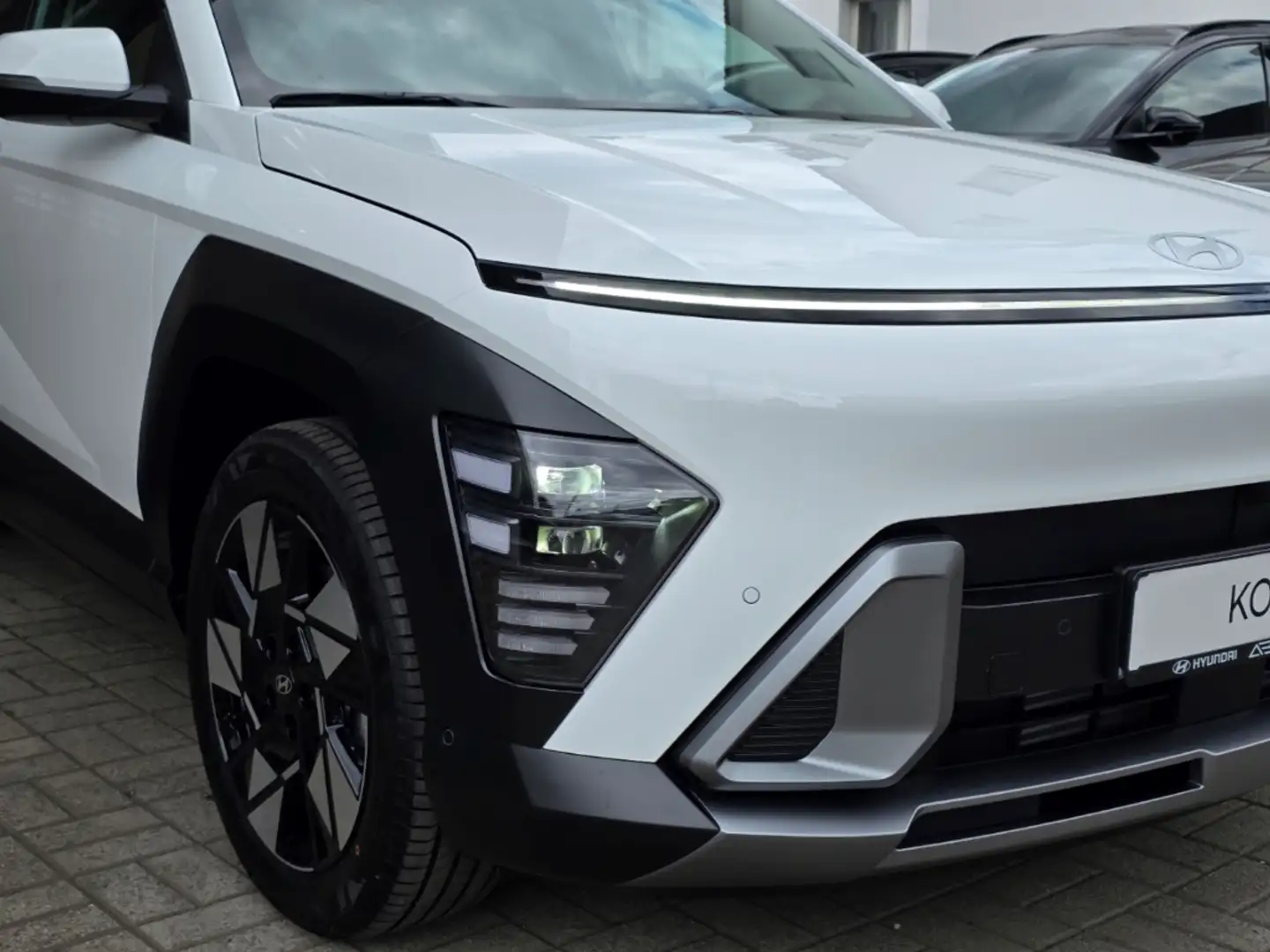 Hyundai KONA 1.6 T-GDI 7-DCT PRIME, Sitz-Paket, BOSE, 360°, Vol Blanc - 2