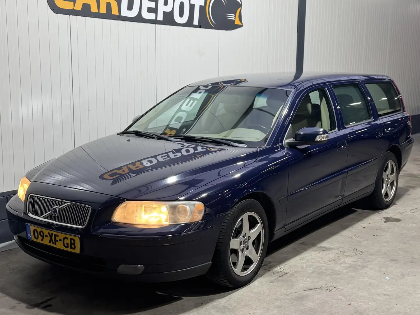 Volvo V70 2.4D Edition Vol jaar APK Azul - 1