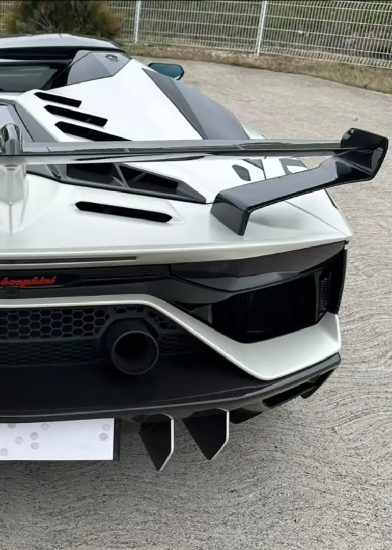 Lamborghini Aventador Roadster SVJ Blanco - 2