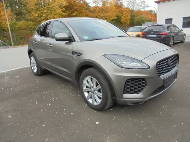 Jaguar E-Pace E-PACE  SE AWD Leder LED Navi TOP Zustand