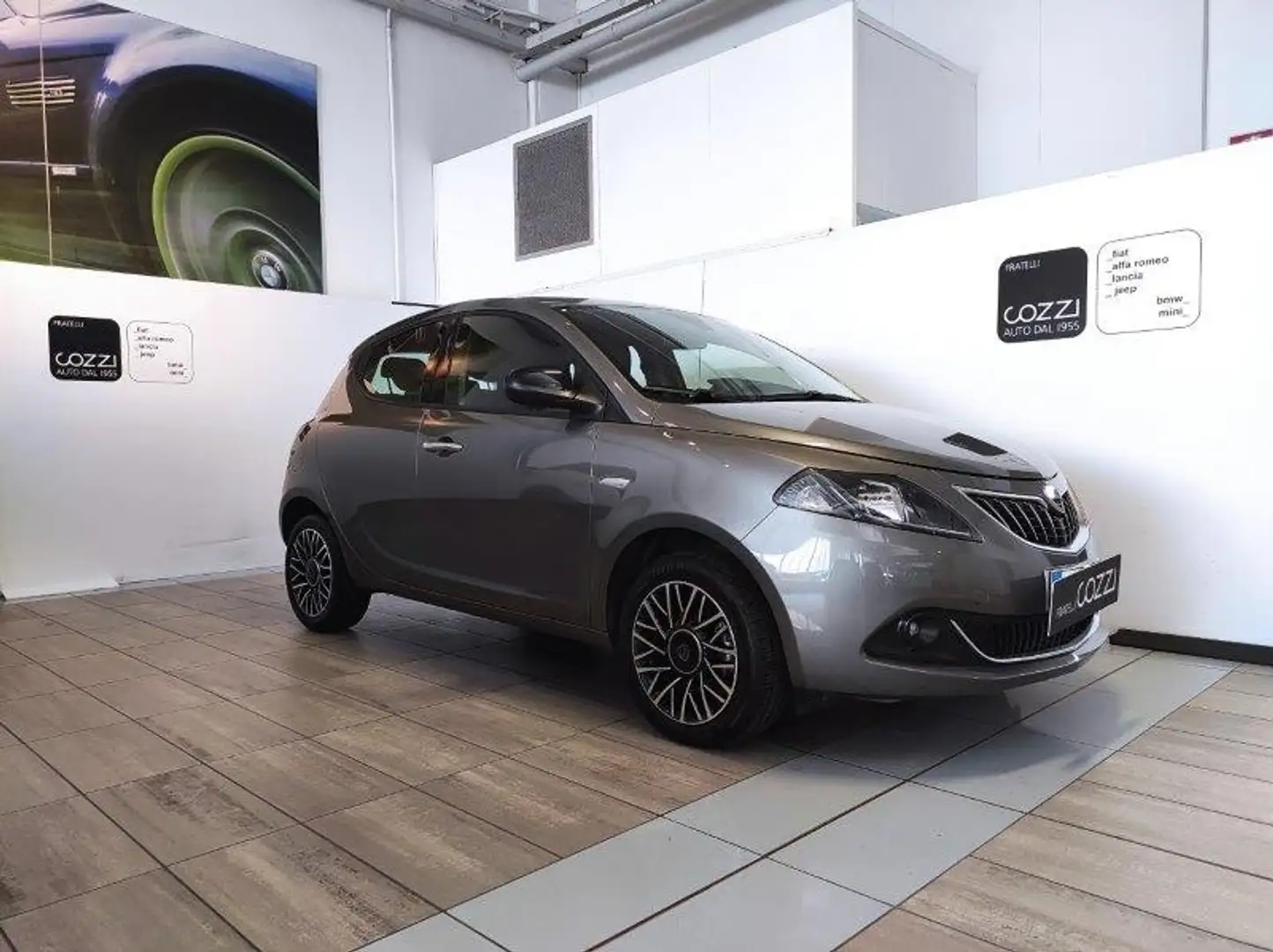 Lancia Ypsilon 3ª serie - Ypsilon 1.0 FireFly 5 porte S&S Hybrid Grigio - 1