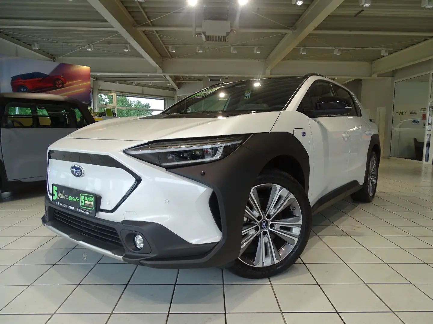 Subaru Solterra PLATINUM PLUS AWD Navi Weiß - 2