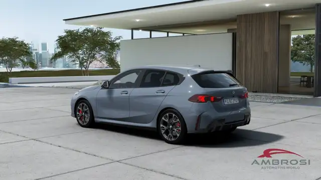 BMW 1 Series view 2