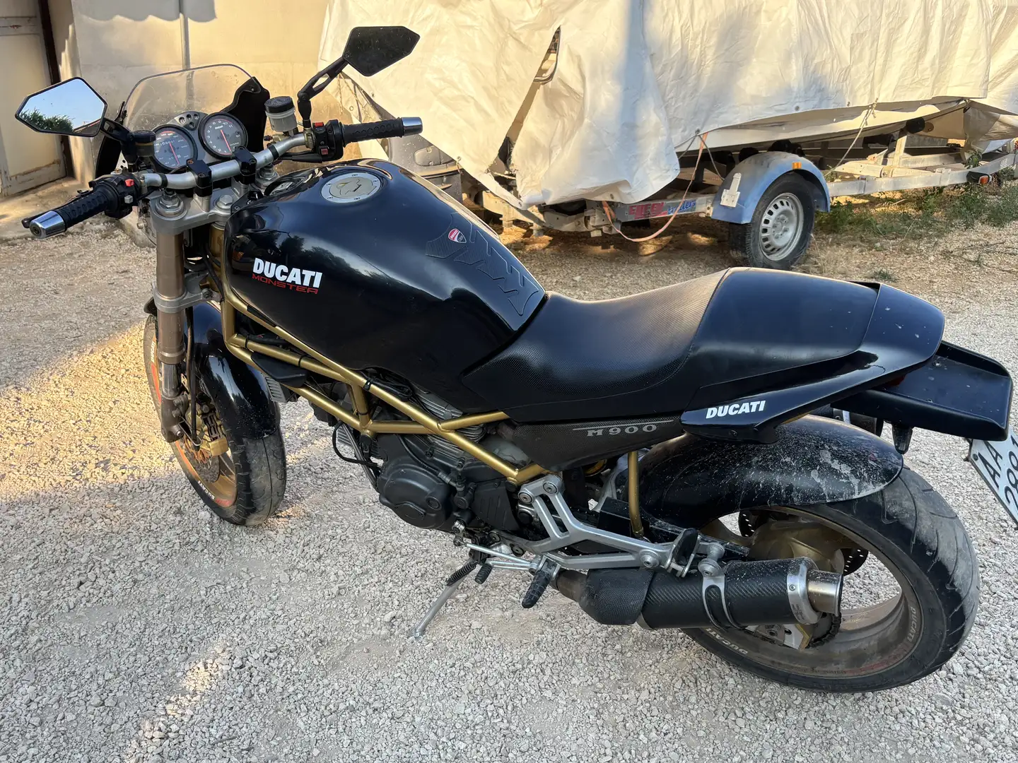 Ducati Monster 900 - 2