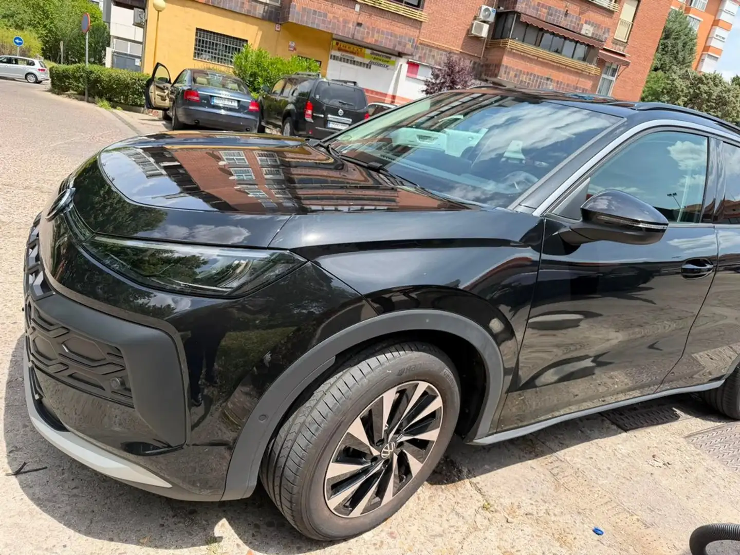 Volkswagen T-Roc Launch Edition 1.5 eTSI 85kW (116CV) DSG Negro - 2