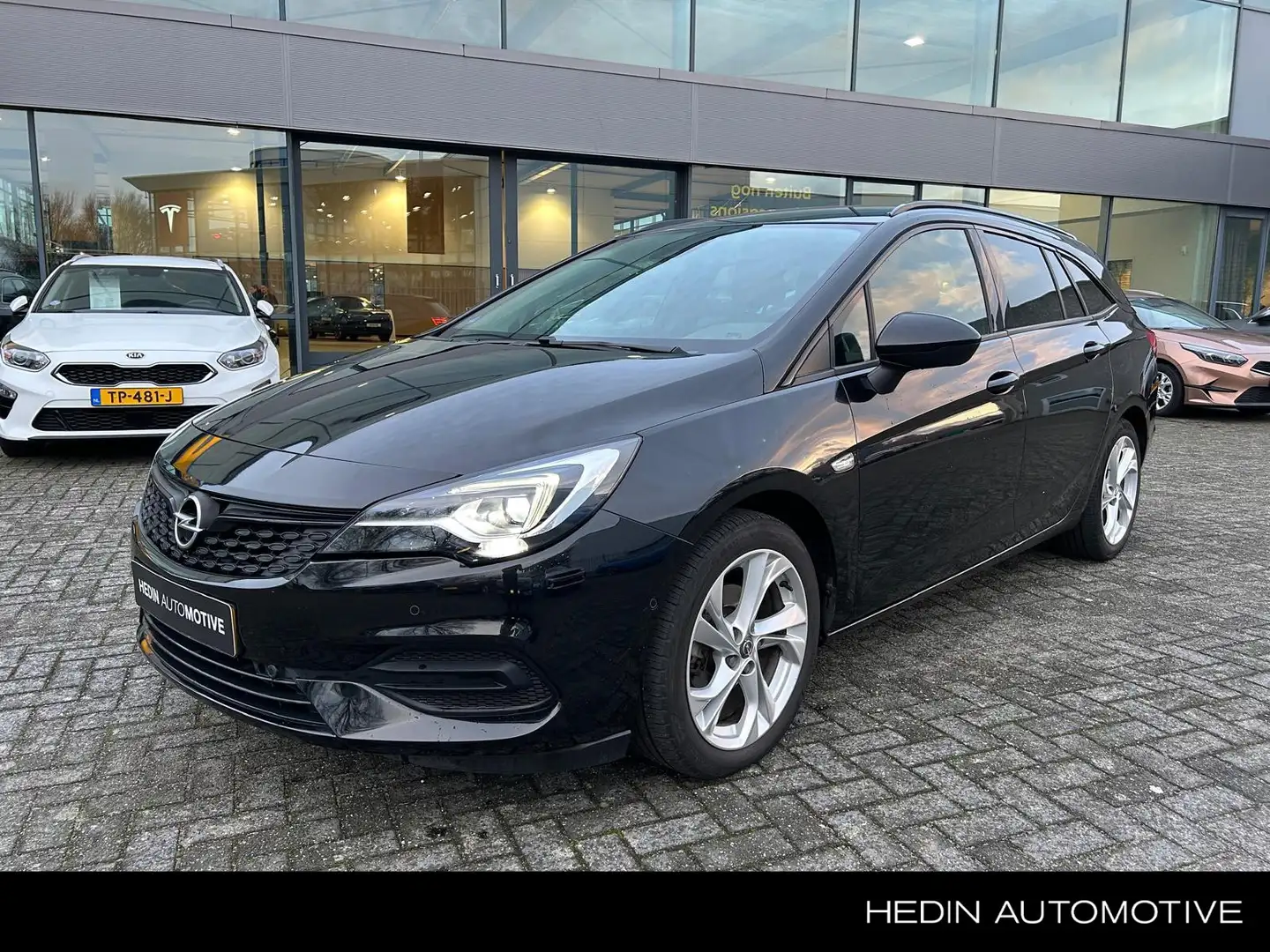 Opel Astra Sports Tourer 1.2 110PK Elegance | NAVIGATIE | CAM Zwart - 1