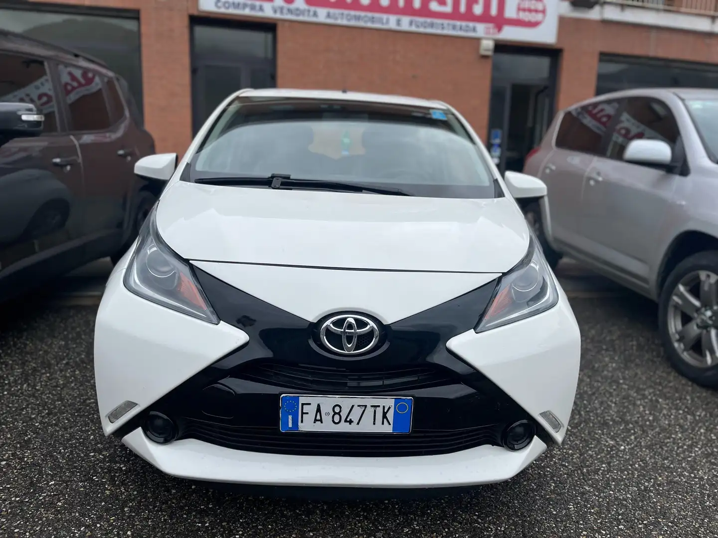 Toyota Aygo Aygo II 2015 5p 1.0 Bianco - 2