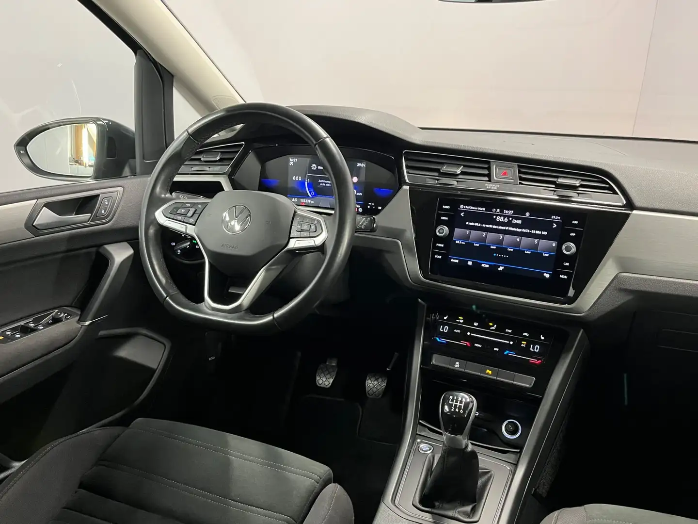 Volkswagen Touran 2.0 TDI Comfortline ***Komfortsitze | Rückfahrk Silber - 2