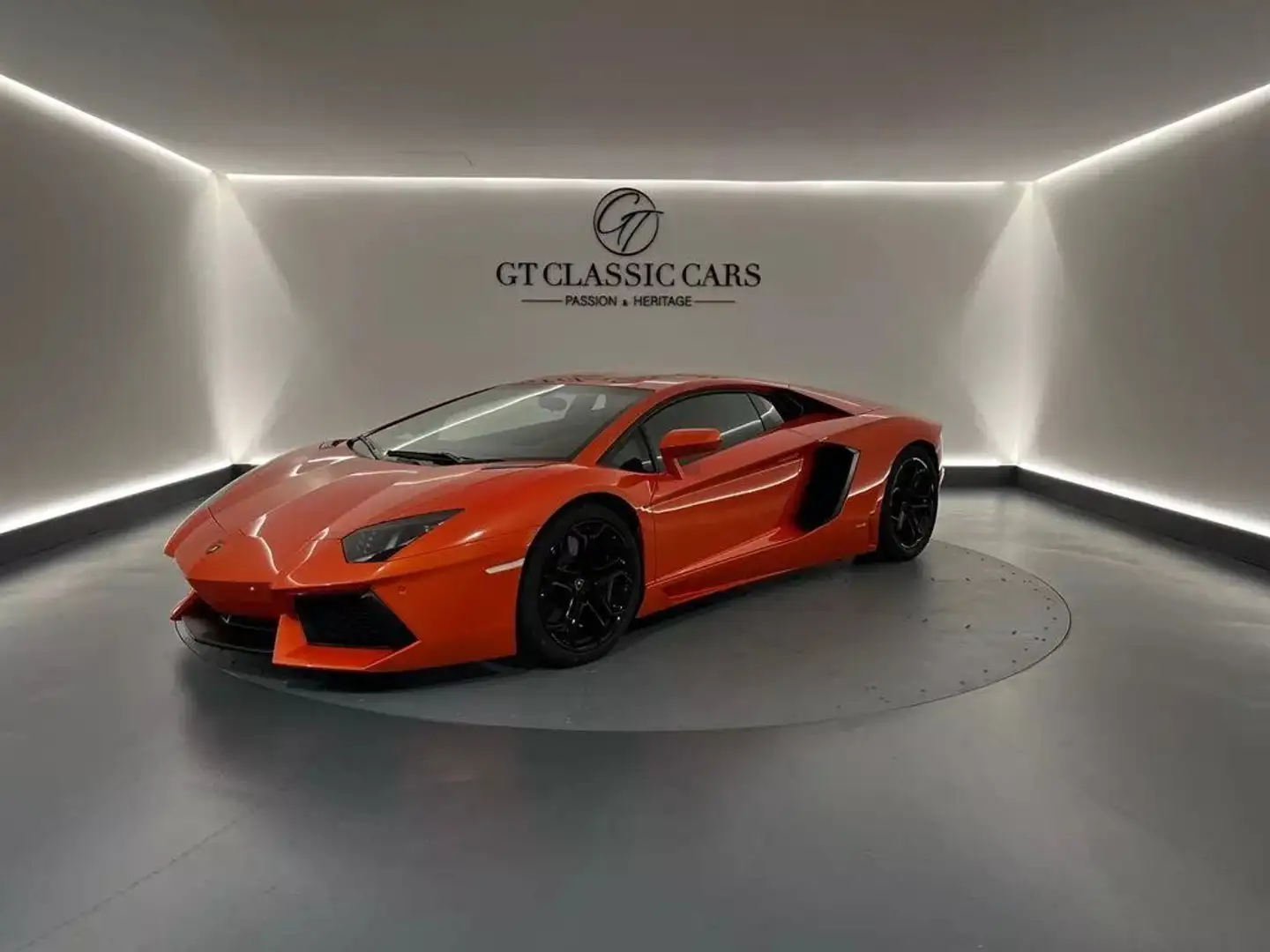 Lamborghini Aventador 6.5 V12 LP700-4 Or - 1
