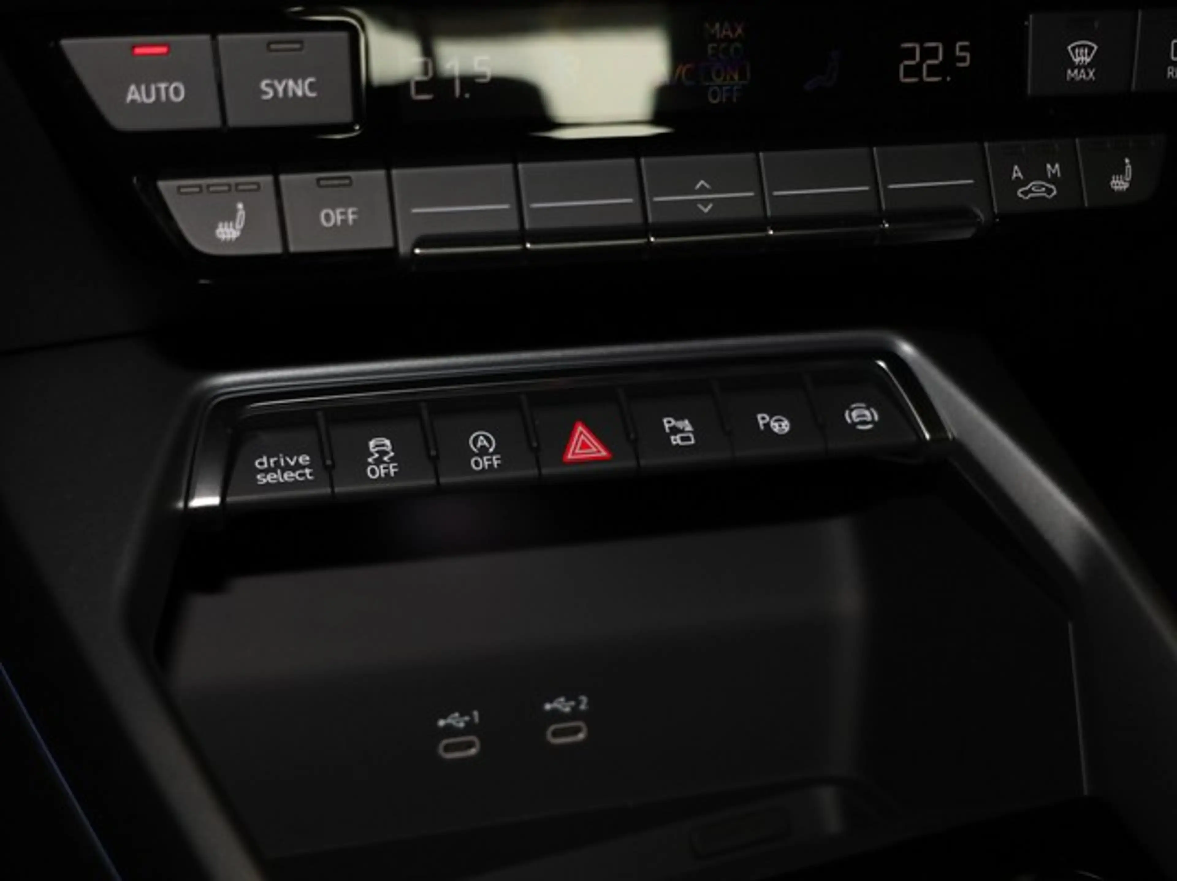 Audi RS3 Limousine GRAIL ACC Matrix LED Kamera Sonos Däm... — photo 12