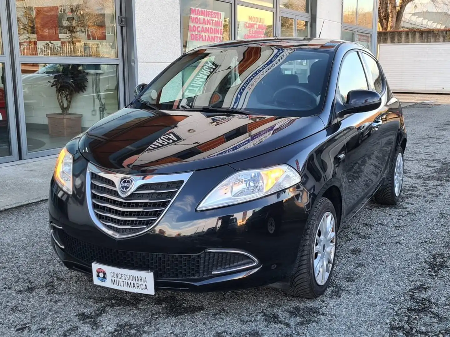 Lancia Ypsilon Ypsilon 1.2 8v Gold 69cv Nero - 1