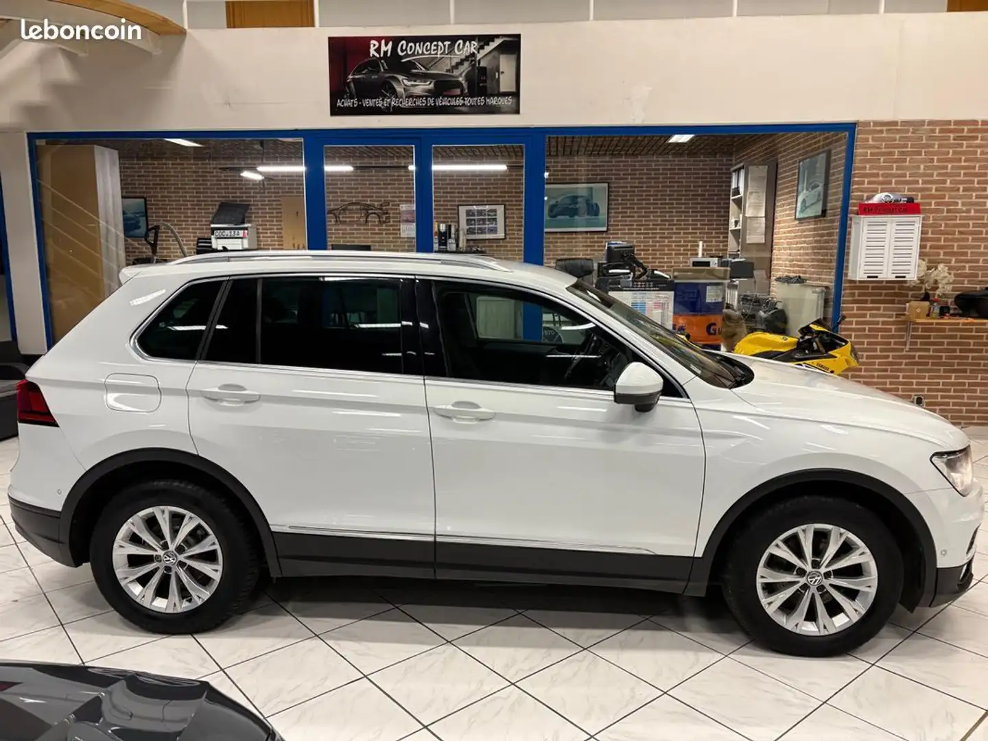 Volkswagen Tiguan 2.0 TDI CONFORTLINE 150CH GPS-ATTACHE REMORQUE-JANTES 17-CAMERA Blanc - 2