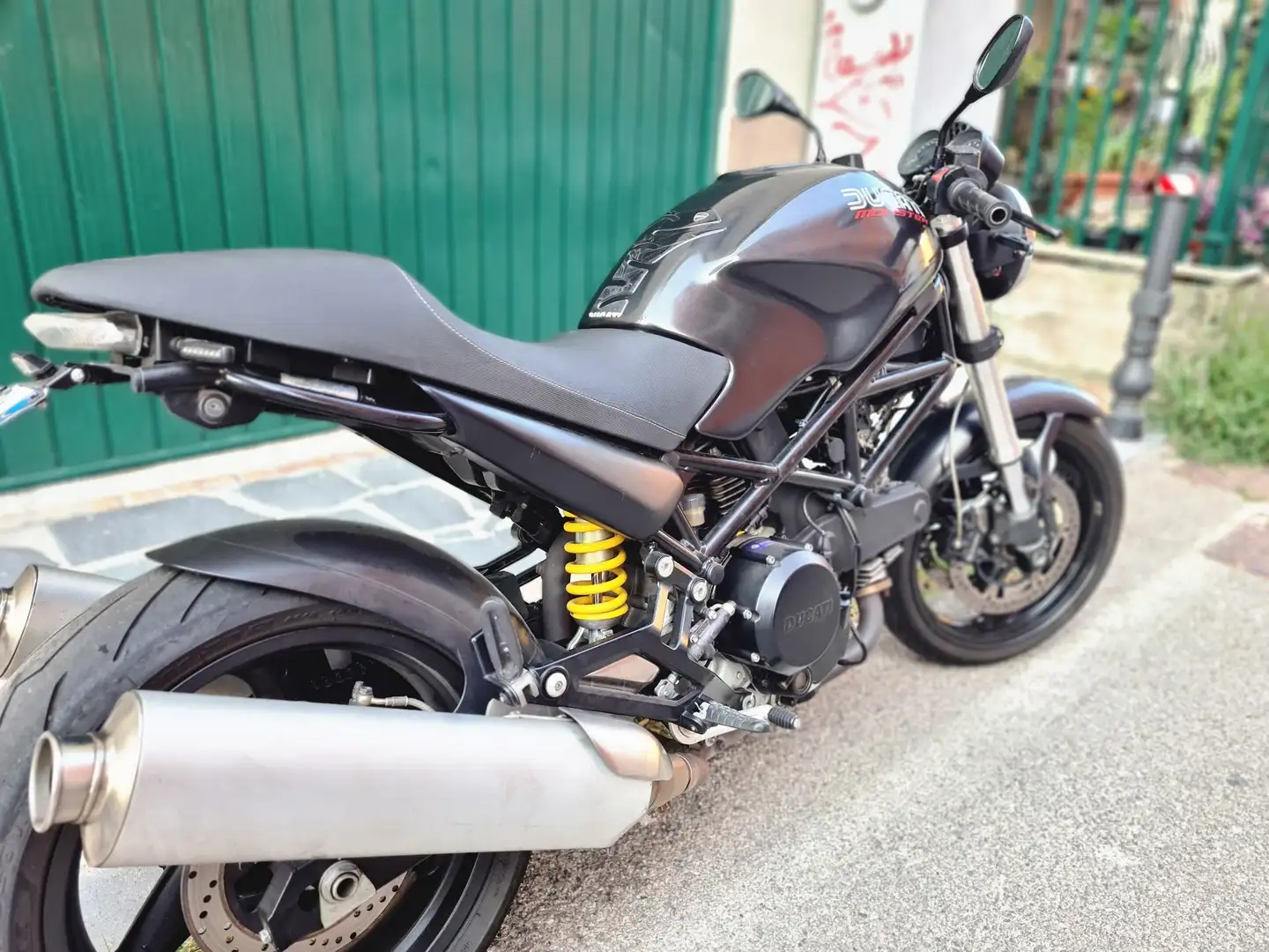 Ducati Monster 695 Noir - 2
