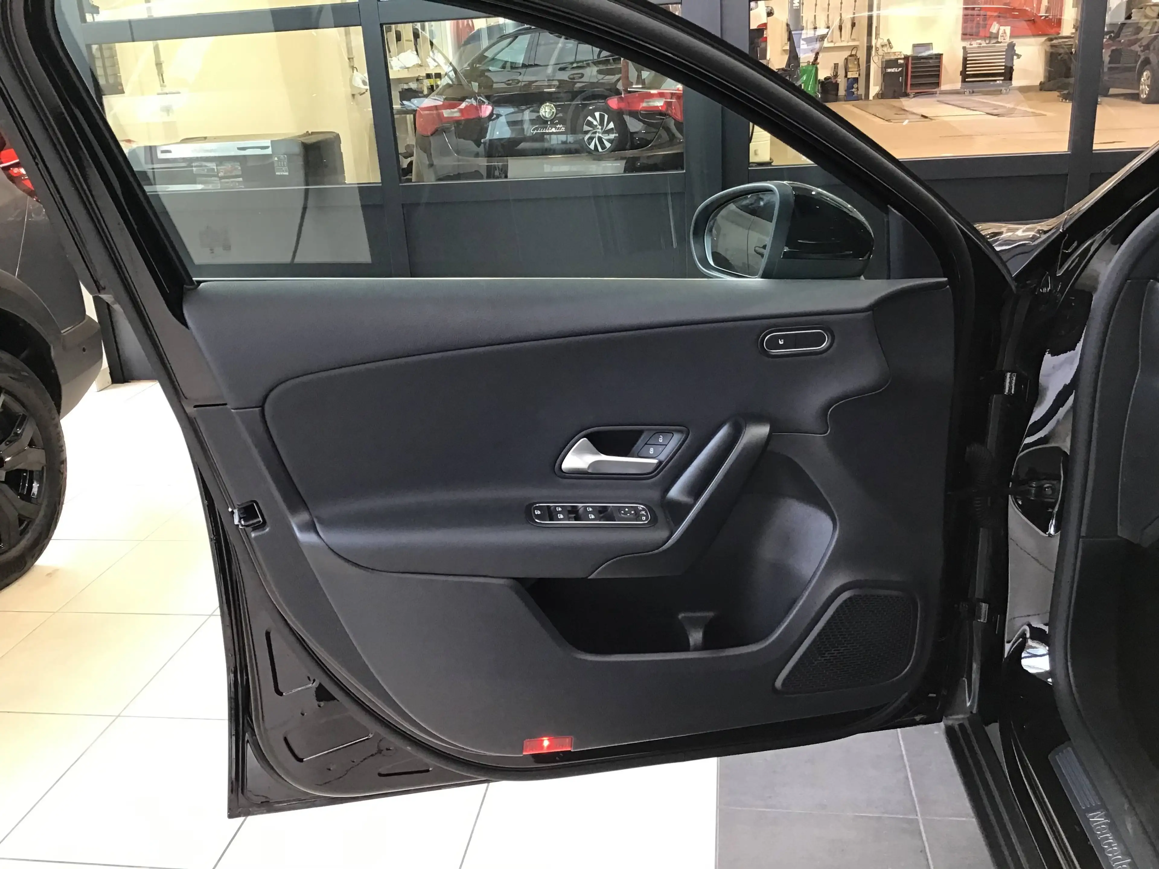 Mercedes-Benz A 180 A 180 MHEV Automaat | Camera | Zetelverwarming | Navigatie — photo 15