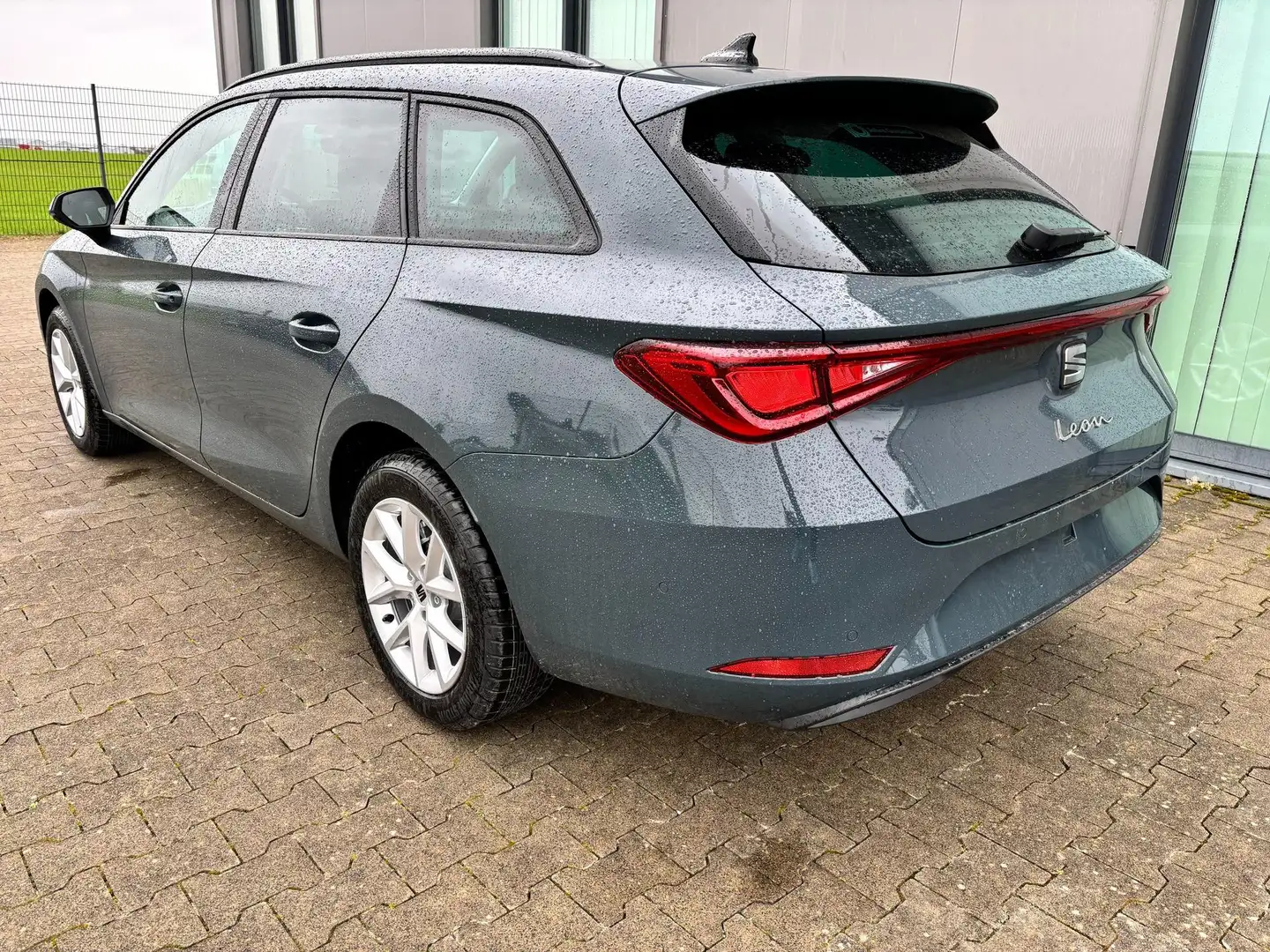 SEAT Leon Sportstourer Style 1.5 TSI 115PS, Fjord-Blau, 5... Blau - 2