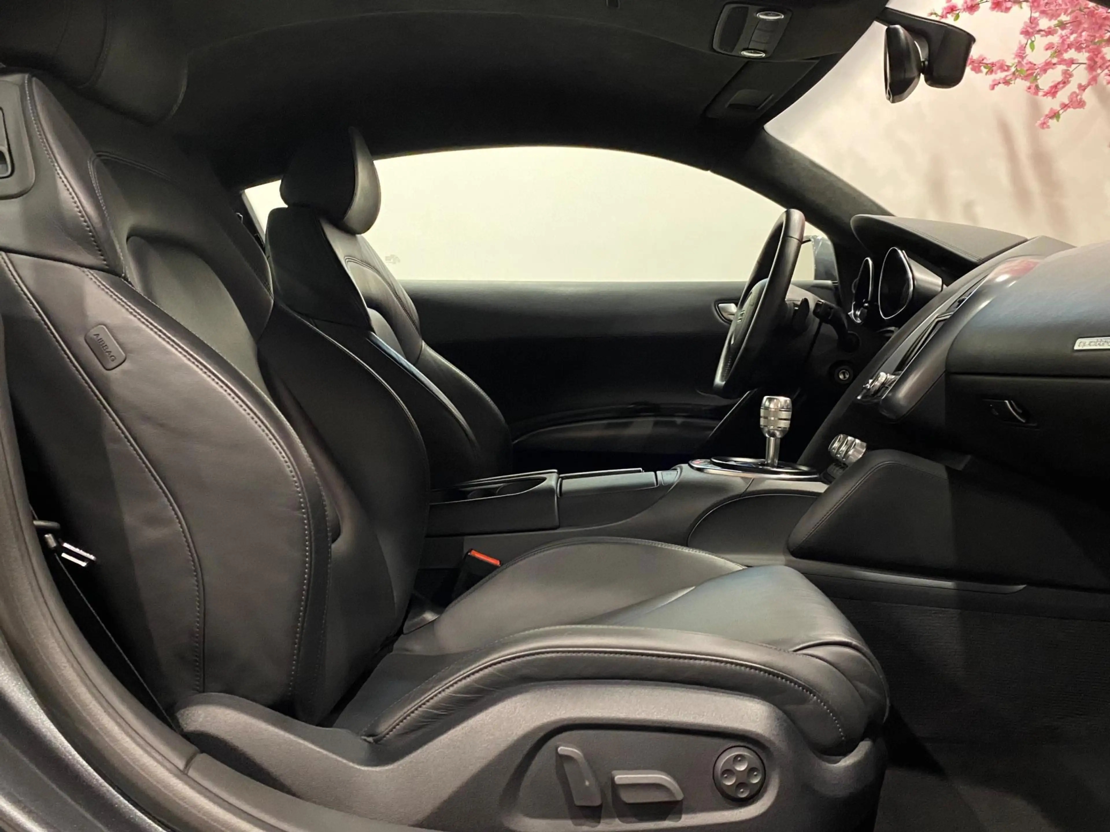 Audi R8 4.2 V8 FSI Quattro R-Tronic "Nieuwstaat / Uniek" — photo 4