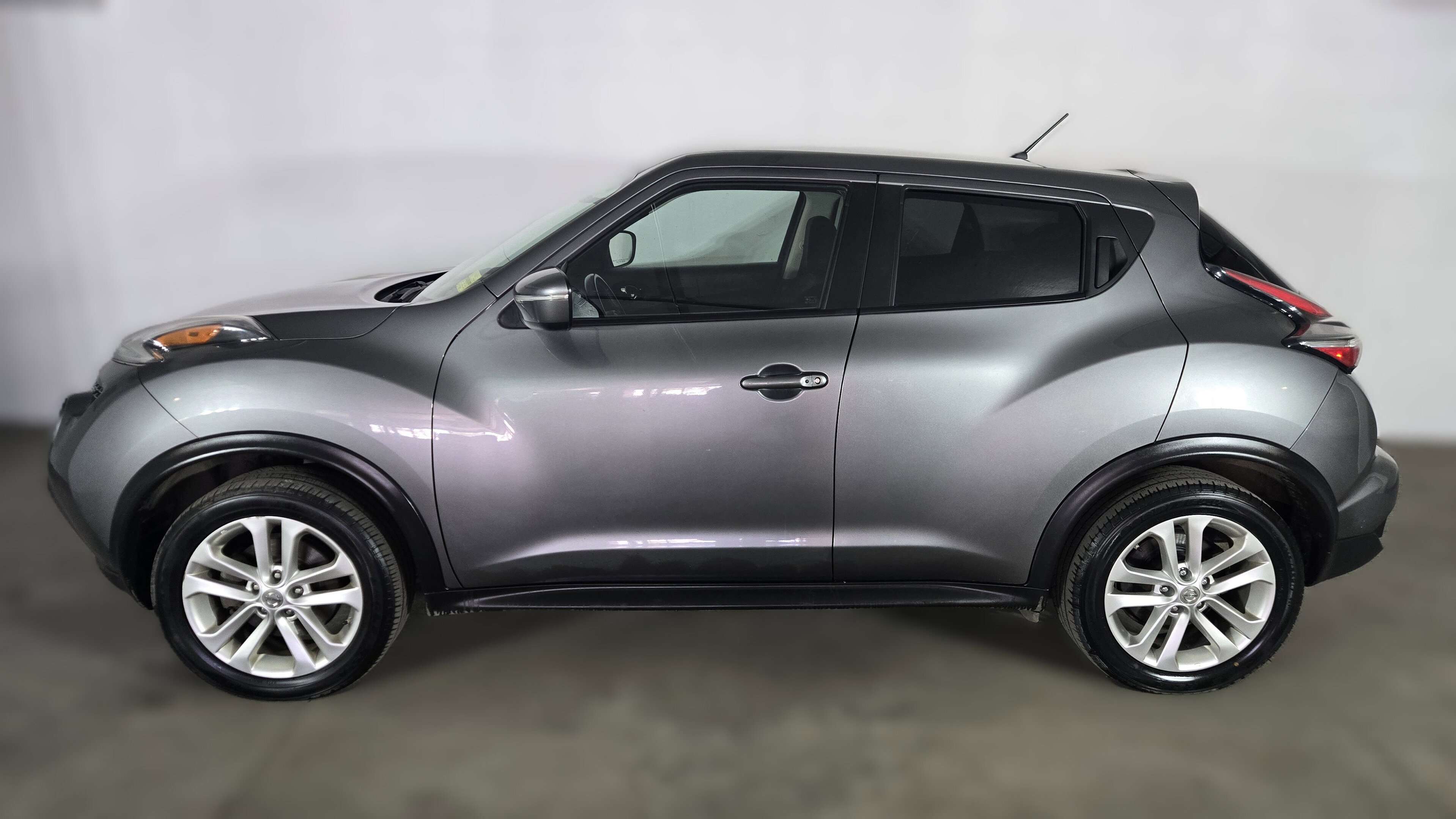 2016 Nissan Juke SV | 1.6L | AWD | ALLOYS — снимка 1