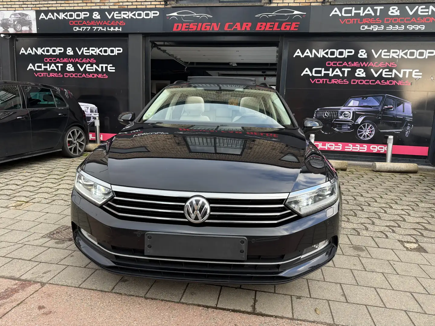 Volkswagen Passat 1.6TDI Toit Panoramique Xenon Navigations Clim Zwart - 2