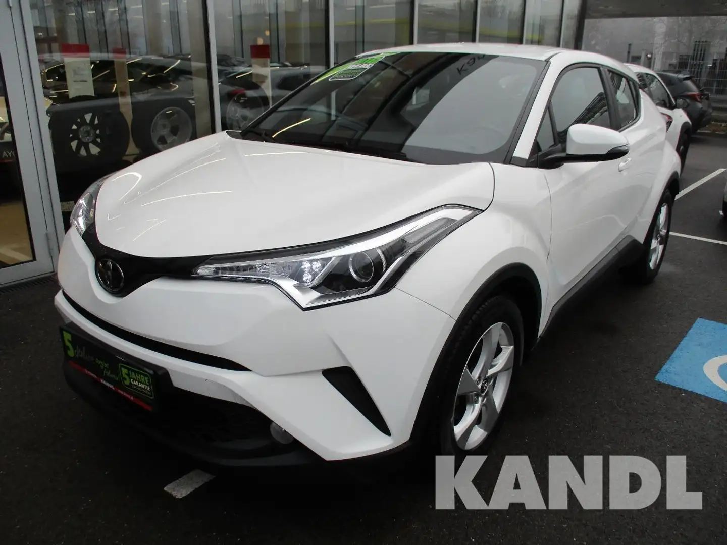 Toyota C-HR 1.2T C-ENTER Weiß - 1