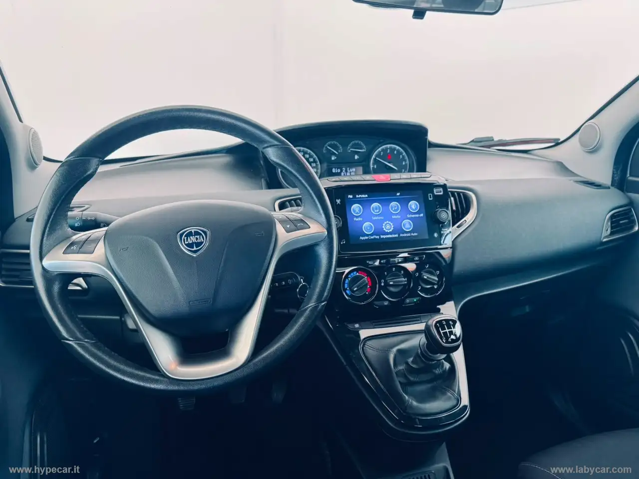 Lancia Ypsilon 2021 — фото 13