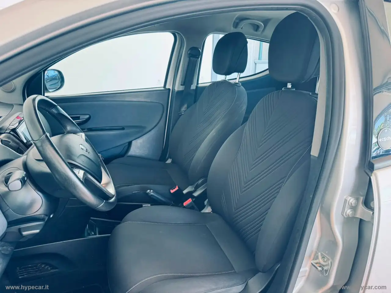 Lancia Ypsilon 2021 — фото 14