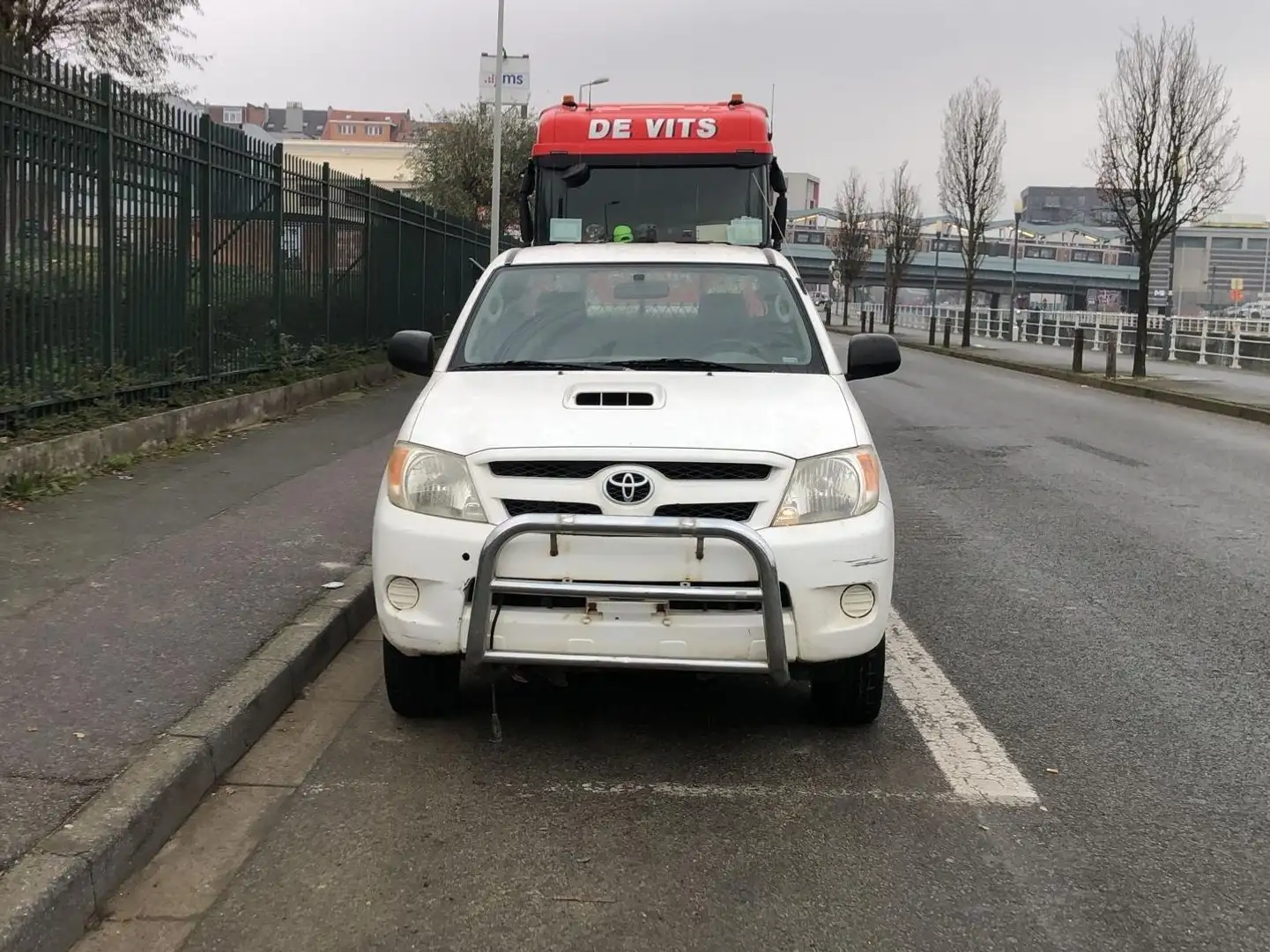 Toyota Hilux 2.5 Turbo D-4D 4WD SR - 2
