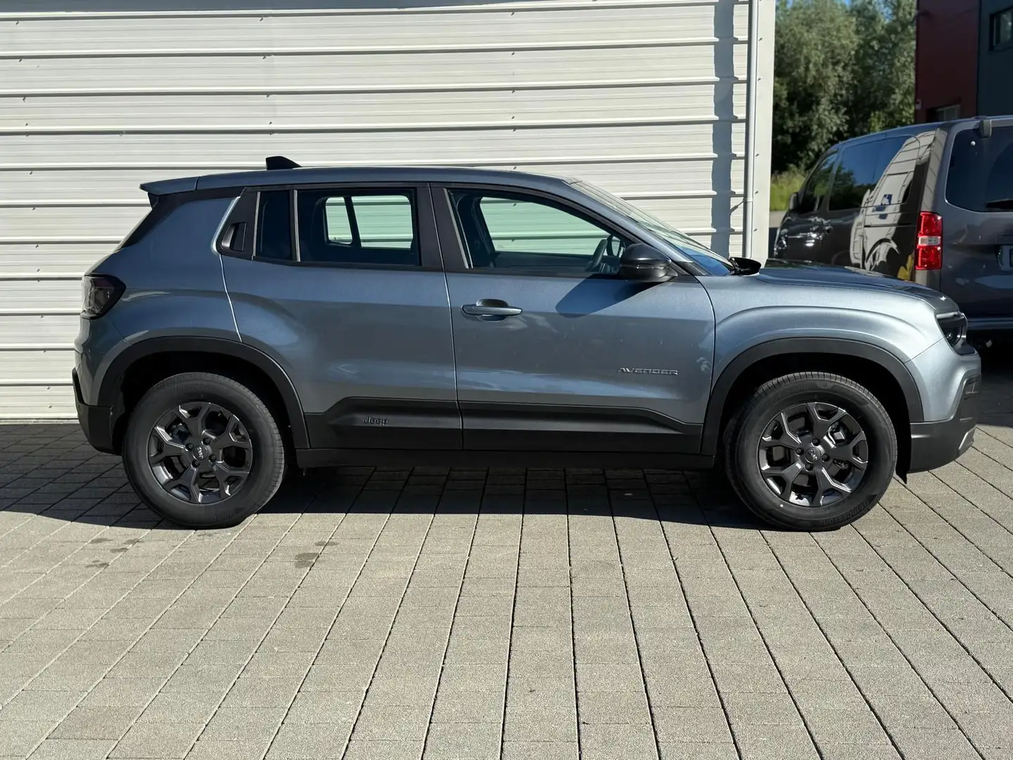 Jeep Avenger Longitude 1.2 e-HYBRID DCT Android Auto*SHZ*PDC... Grau - 2