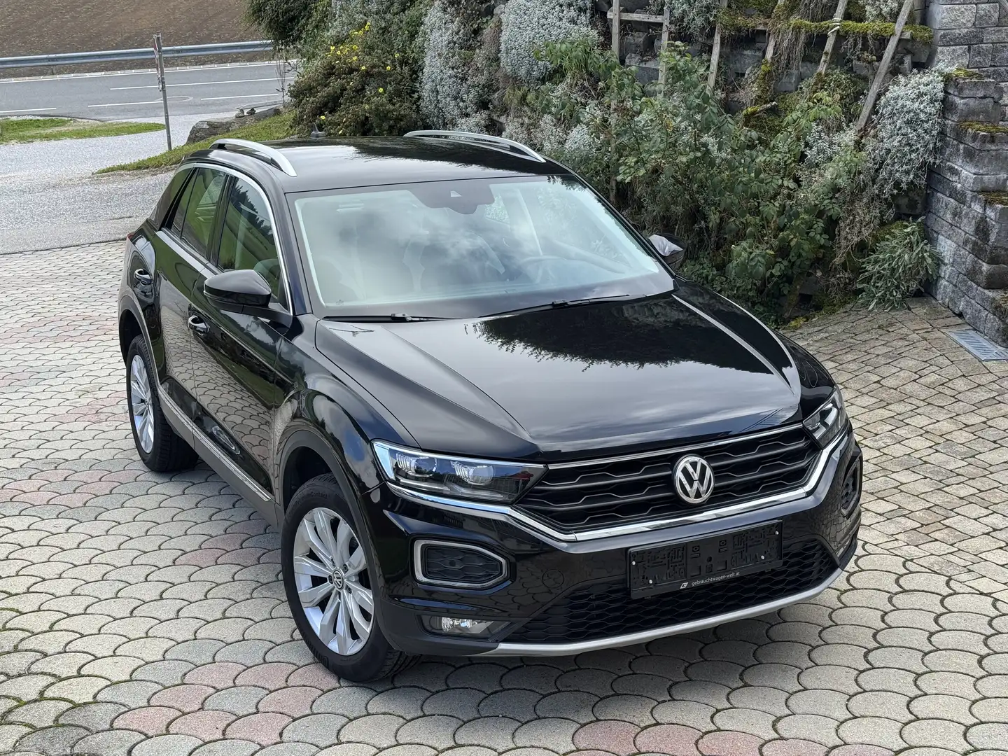 Volkswagen T-Roc 2,0 TDI SCR Sport DSG Schwarz - 1