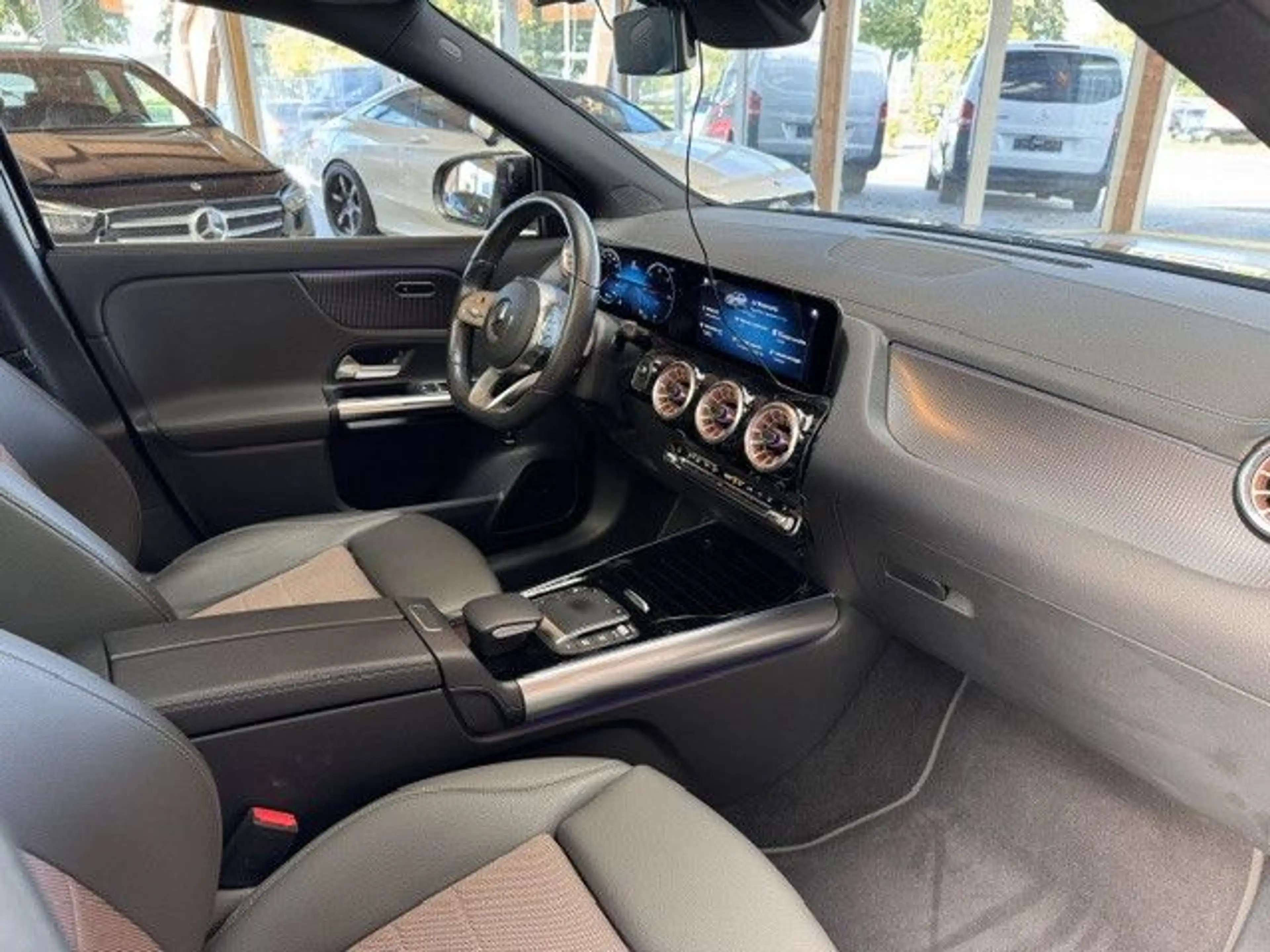 Mercedes-Benz EQA 250 Electric Art+Advanced Plus+Panorama — photo 7