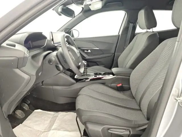Peugeot 2008 view 11