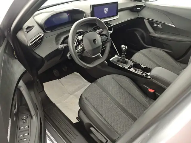 Peugeot 2008 view 9