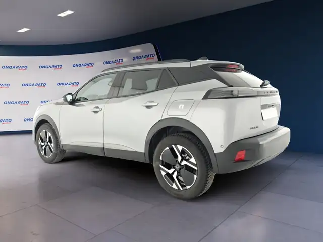 Peugeot 2008 view 3
