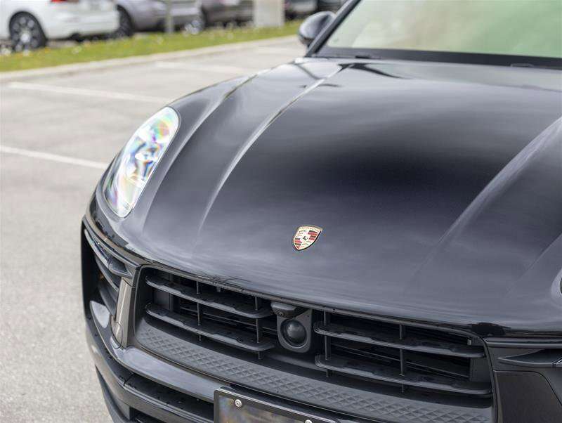 2025 Porsche Macan Base Black thumb 8