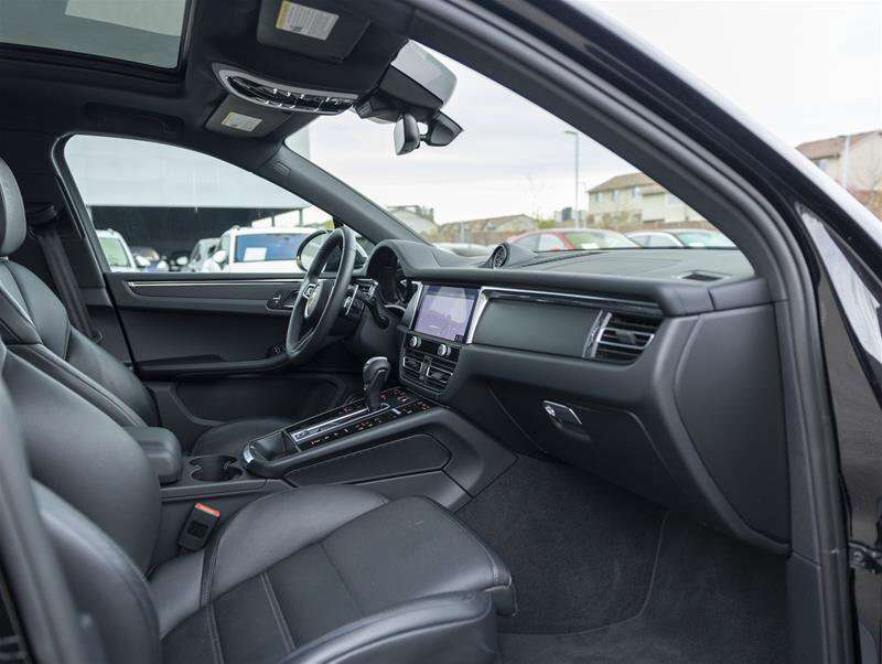 2025 Porsche Macan Base Black thumb 21