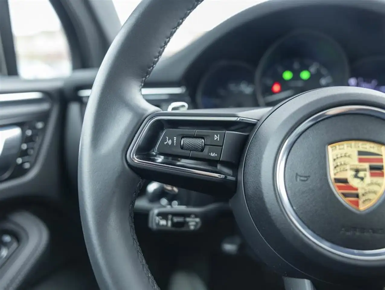 Porsche Macan снимка Porsche Macan