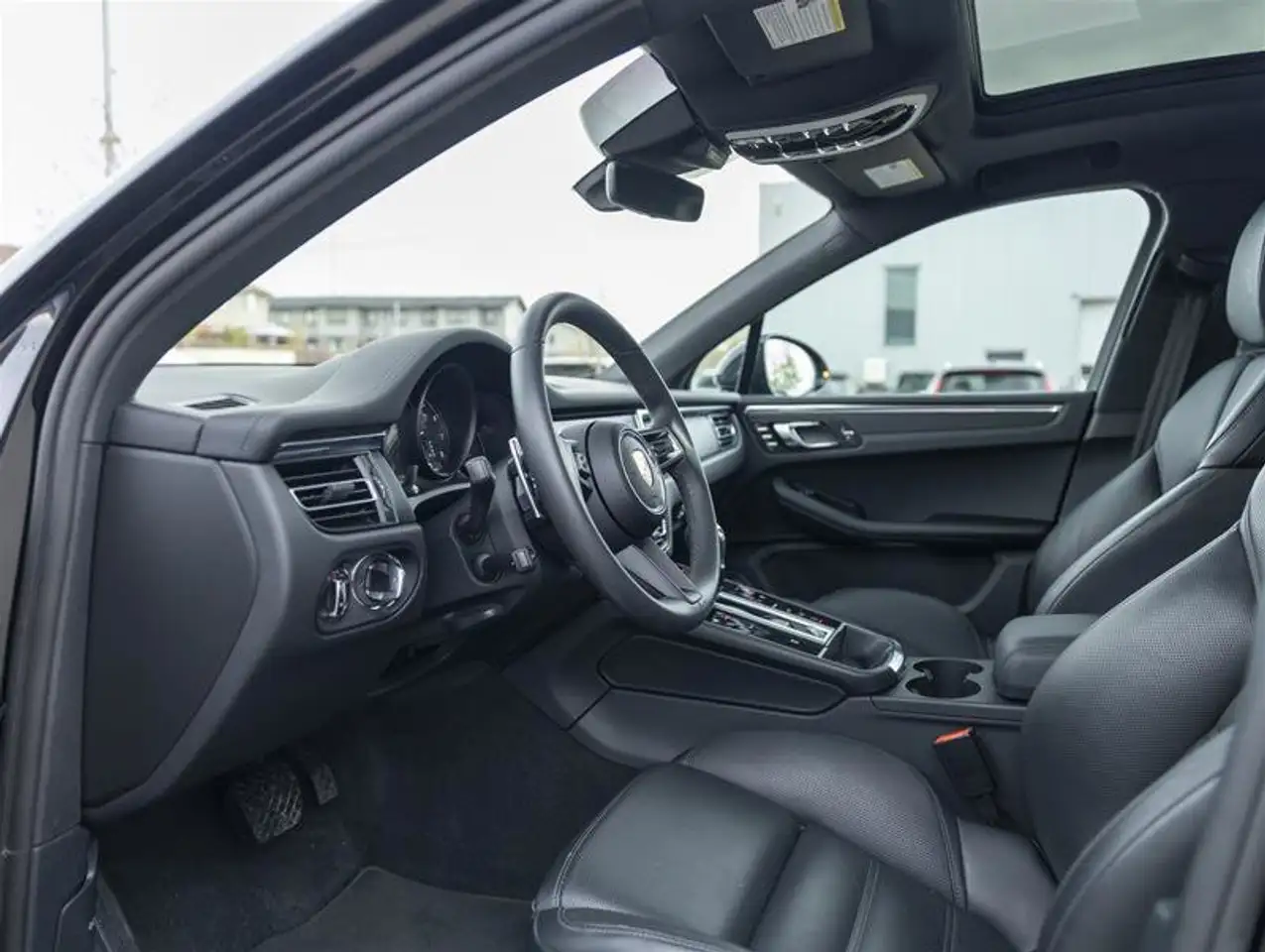 Porsche Macan снимка Porsche Macan