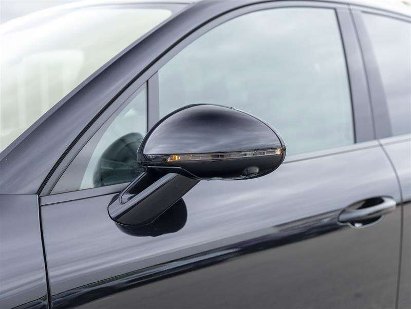 2025 Porsche Macan Base Black thumb 13