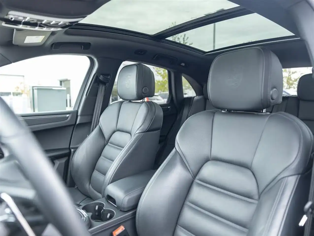Porsche Macan снимка Porsche Macan