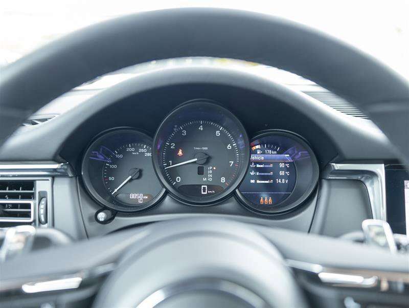 2025 Porsche Macan Base Black thumb 28